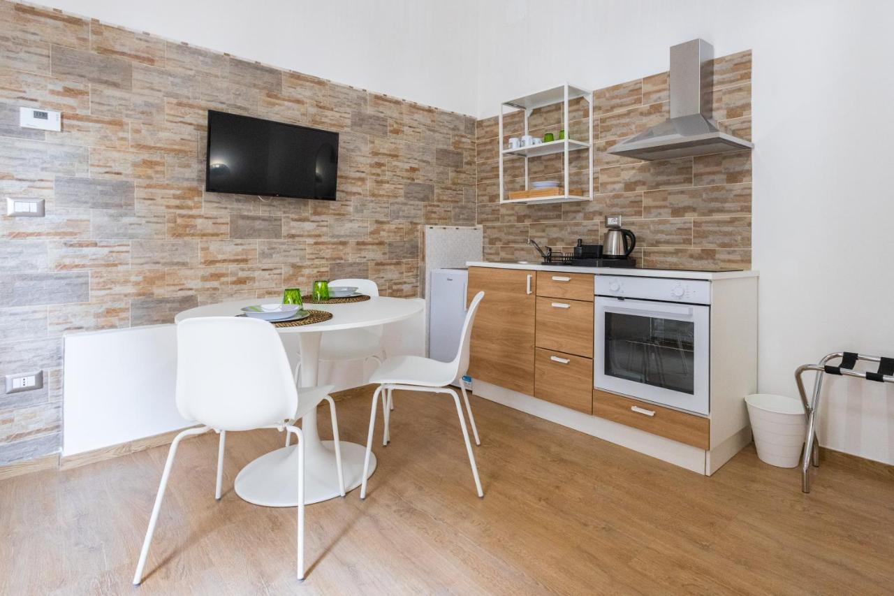 Lovely Rooms - Guest House Suites Triggiano Luaran gambar