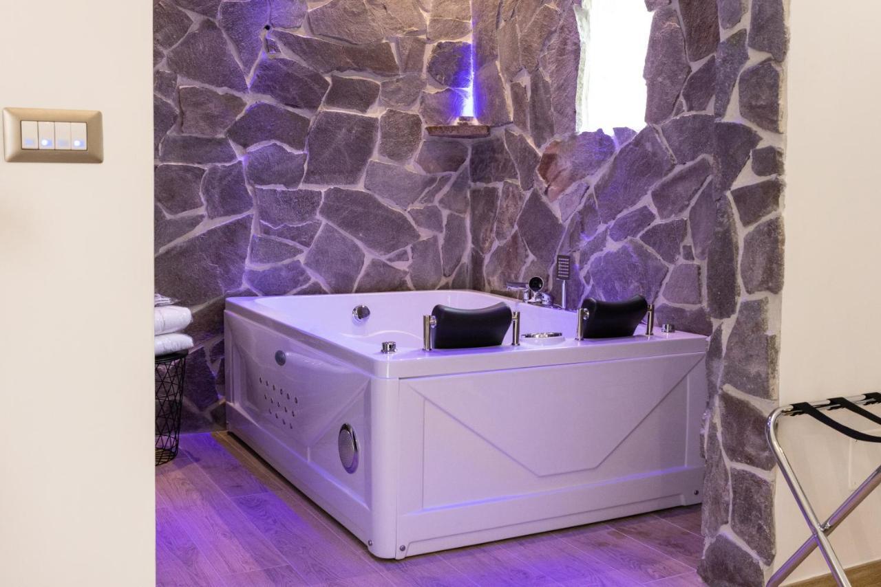 Lovely Rooms - Guest House Suites Triggiano Luaran gambar