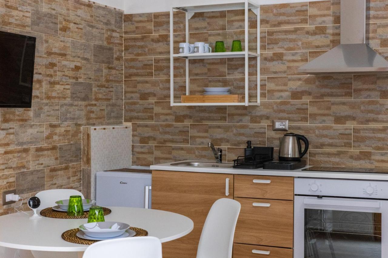 Lovely Rooms - Guest House Suites Triggiano Luaran gambar