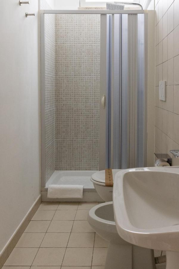 Lovely Rooms - Guest House Suites Triggiano Luaran gambar